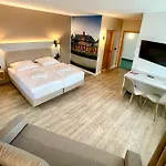 & Restaurant Bergfried Saalfeld Saale