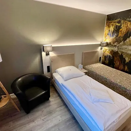 & Restaurant Bergfried Saalfeld Saale