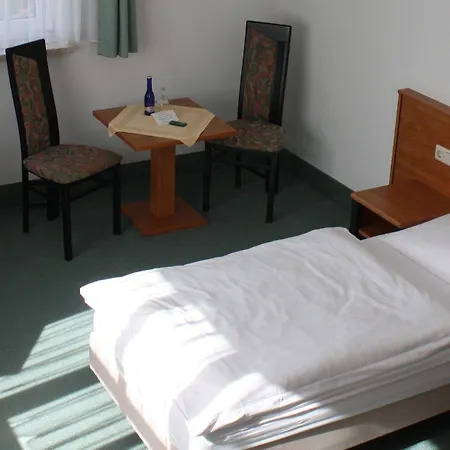 Hotel & Restaurant Bergfried 3*