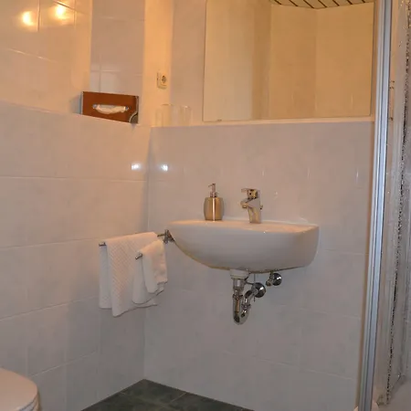 & Restaurant Bergfried فندق
