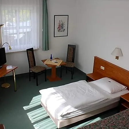 & Restaurant Bergfried Hotell