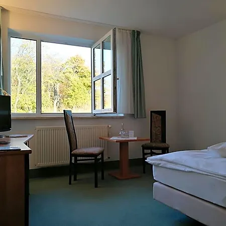 & Restaurant Bergfried Saalfeld Saale