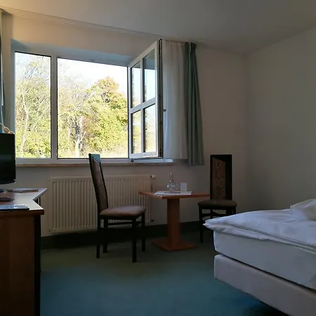 & Restaurant Bergfried 3* Saalfeld Saale