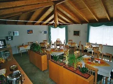 & Restaurant Bergfried 酒店 Saalfeld Saale