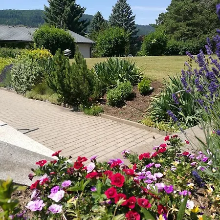 & Restaurant Bergfried ホテル