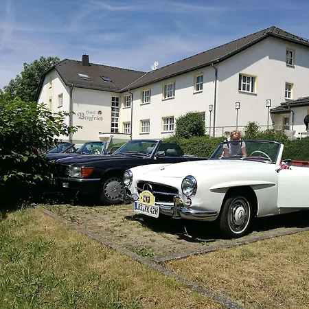 & Restaurant Bergfried فندق Saalfeld Saale