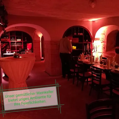 & Restaurant Bergfried 酒店 3*