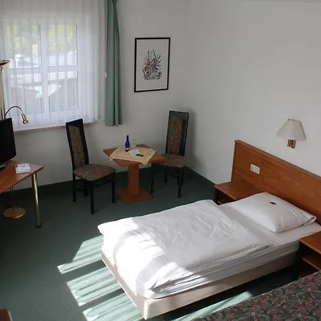 Hotel & Restaurant Bergfried 3*