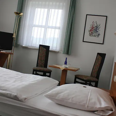& Restaurant Bergfried 酒店 3*