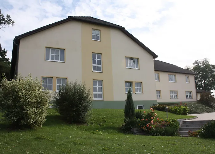 & Restaurant Bergfried Saalfeld Saale