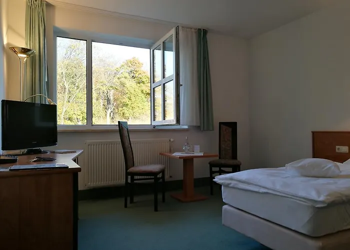 Hotel&restaurant Bergfried 3* Saalfeld Saale