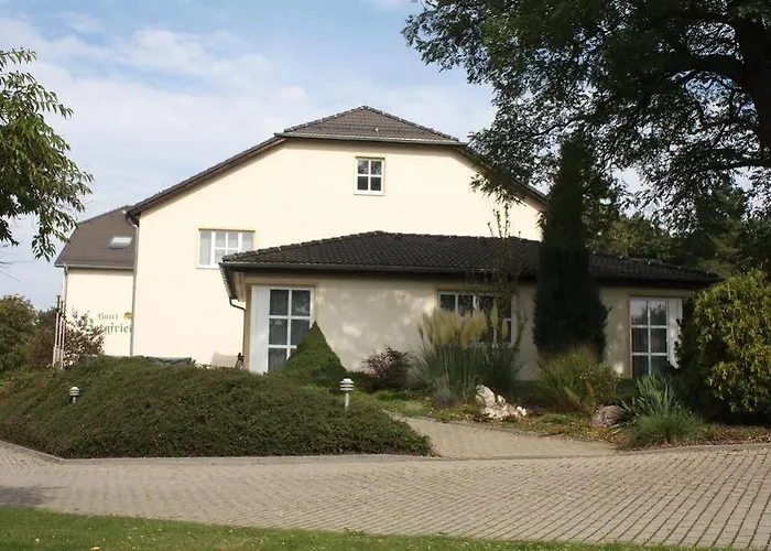 & Restaurant Bergfried 3* Saalfeld Saale